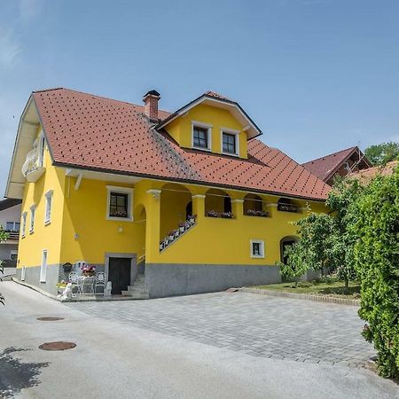 Komenda Apartma Ajda מראה חיצוני תמונה