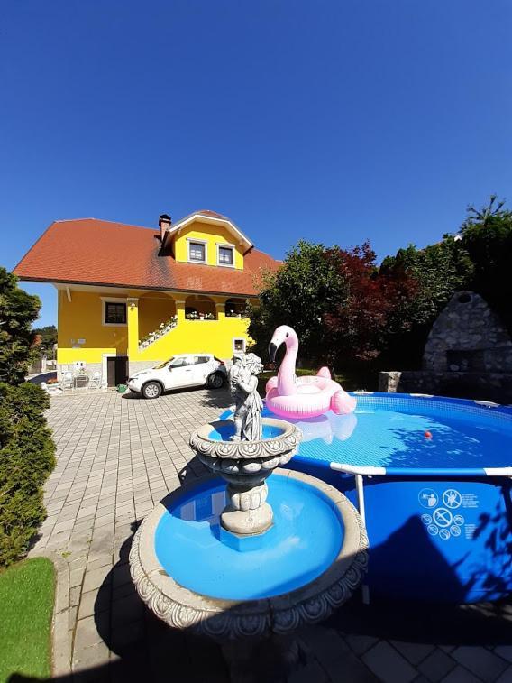 Komenda Apartma Ajda מראה חיצוני תמונה